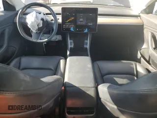 2019 Tesla Model 3 Mid Range z VIN 5YJ3E1EAXKF299345, wystawiony jako Copart lot #58335555 z przebiegiem 69 372 mil mil oraz Szkody całkowita. Historia ofert i sprzedaży dostępna na DreamBid. Obrazek 8.