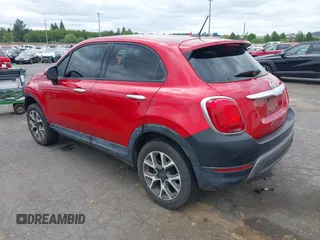2016 FIAT 500X Trekking z VIN ZFBCFYCT3GP344636, wystawiony jako IAAI lot #41991849 z przebiegiem 54 270 mil mil oraz . Historia ofert i sprzedaży dostępna na DreamBid. Obrazek 3.