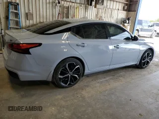 2024 Nissan Altima SR z VIN 1N4BL4CV5RN310018, wystawiony jako Copart lot #52797805 z przebiegiem 24 580 mil mil oraz Szkoda całkowita • Salvage title. Historia ofert i sprzedaży dostępna na DreamBid. Obrazek 3.