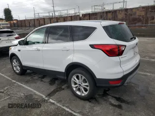 2019 Ford Escape SE with VIN 1FMCU0GD5KUB04825, listed as a Copart auction lot 48817285 with 38,902 mi miles and Salvage Title. Bid and sale history available at carsss.com. Image 2.