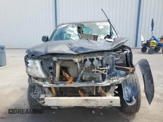 2006 Toyota Tacoma z VIN 3TMLU42N56M007744, wystawiony jako Copart lot #60804295 z przebiegiem 196 715 mil mil oraz Szkoda całkowita • Salvage title. Historia ofert i sprzedaży dostępna na DreamBid. Obrazek 5.
