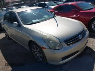 2005 Infiniti G35 Sedan with VIN JNKCV51E95M207328, listed as a IAAI auction lot 41886187 with 174,656 mi miles. Bid and sale history available at carsss.com. Image 1.