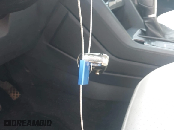 2018 Volkswagen Tiguan SEL z VIN 3VV3B7AX1JM045203, wystawiony jako IAAI lot #42572229 z przebiegiem 104 873 mil mil oraz . Historia ofert i sprzedaży dostępna na DreamBid. Obrazek 11.