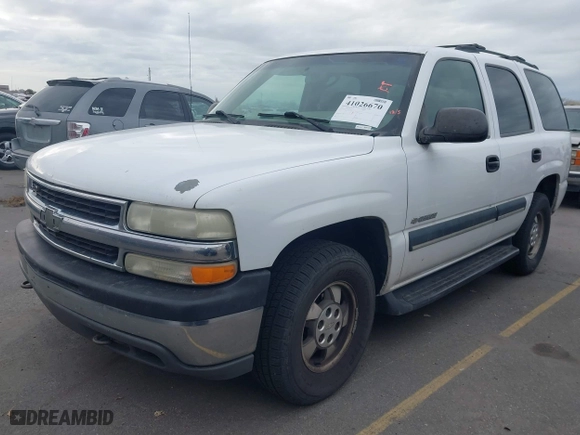 2003 Chevrolet Tahoe Z71 with VIN 1GNEK13T03R247814, listed as a IAAI auction lot 41026670 with 143,990 mi miles. Bid and sale history available at carsss.com. Image 2.