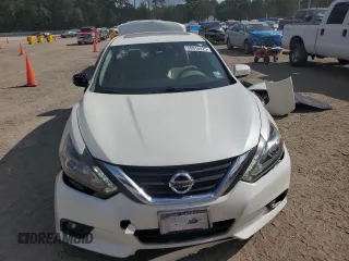2017 Nissan Altima SL z VIN 1N4AL3AP8HC172768, wystawiony jako Copart lot #59910425 z przebiegiem 60 487 mil mil oraz Szkoda całkowita • Salvage title. Historia ofert i sprzedaży dostępna na DreamBid. Obrazek 5.