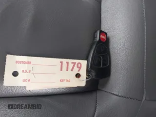 2006 Mercedes-Benz CLK 350 z VIN WDBTK56G96T070630, wystawiony jako IAAI lot #42333646 z przebiegiem 117 576 mil mil oraz . Historia ofert i sprzedaży dostępna na DreamBid. Obrazek 11.