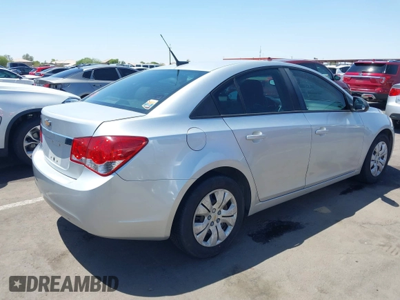 2014 Chevrolet Cruze LS z VIN 1G1PA5SH6E7468916, wystawiony jako IAAI lot #42282737 z przebiegiem 120 129 mil mil oraz . Historia ofert i sprzedaży dostępna na DreamBid. Obrazek 4.