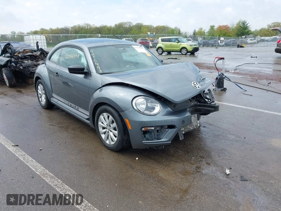 2018 Volkswagen Beetle S z VIN 3VWFD7AT1JM726428, wystawiony jako IAAI lot #42154938 z przebiegiem 41 279 mil mil oraz . Historia ofert i sprzedaży dostępna na DreamBid. Obrazek 1.