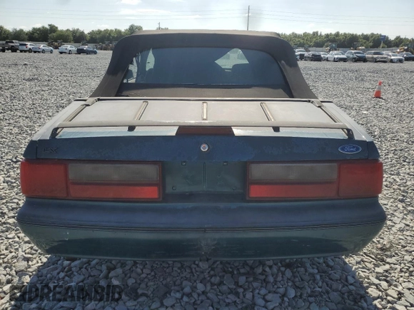 1993 Ford Mustang z VIN 1FACP44MXPF128112, wystawiony jako Copart lot #54756785 z przebiegiem 92 587 mil mil oraz Czysty tytuł • Clean title. Historia ofert i sprzedaży dostępna na DreamBid. Obrazek 6.
