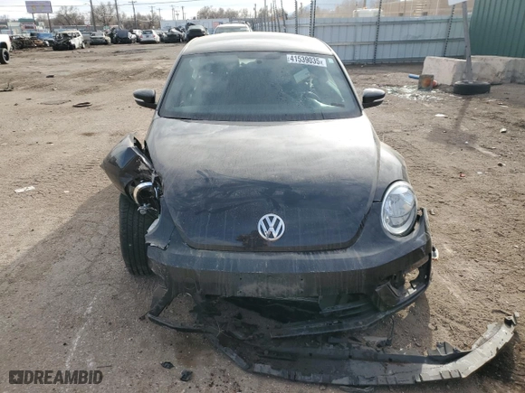 2019 Volkswagen Beetle S with VIN 3VWFD7AT4KM709088, listed as a Copart auction lot 41539035 with 0 mi miles and Salvage Title. Bid and sale history available at carsss.com. Image 5.