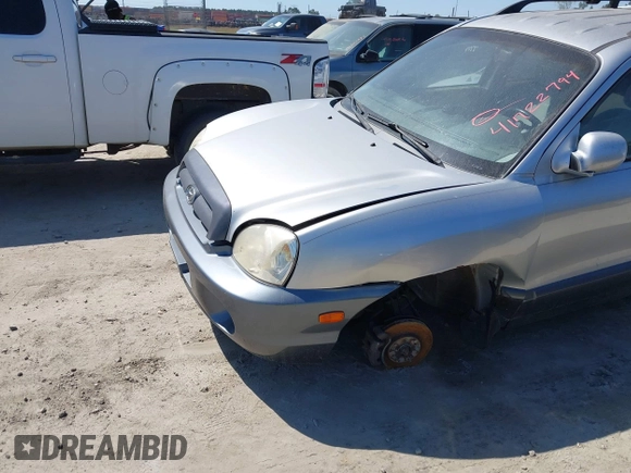 2005 Hyundai Santa Fe GLS with VIN KM8SC13D15U945622, listed as a IAAI auction lot 41722794 with 1 mi miles. Bid and sale history available at carsss.com. Image 6.
