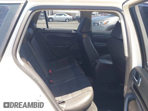 2010 Volkswagen Jetta SE с VIN 3VWTZ7AJ2AM693524, выставлен на аукционе IAAI как лот 42414140 с пробегом 108 157 миль миль и . История ставок и продаж доступна на DreamBid. Изображение 8.