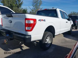 2022 Ford F-150 XL z VIN 1FTFX1E54NKD86627, wystawiony jako IAAI lot #41362024 z przebiegiem 32 712 mil mil oraz . Historia ofert i sprzedaży dostępna na DreamBid. Obrazek 4.