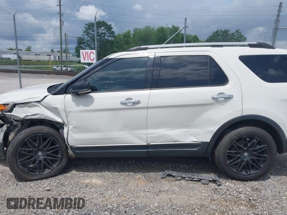 2011 Ford Explorer XLT z VIN 1FMHK8D88BGA73716, wystawiony jako IAAI lot #42509225 z przebiegiem 222 234 mil mil oraz . Historia ofert i sprzedaży dostępna na DreamBid. Obrazek 14.
