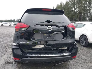 2018 Nissan Rogue SV with VIN KNMAT2MV9JP511230, listed as a IAAI auction lot 41879260 with 137,991 mi miles. Bid and sale history available at carsss.com. Image 16.