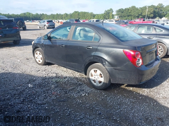 2014 Chevrolet Sonic LS z VIN 1G1JA5SH6E4114692, wystawiony jako IAAI lot #42671958 z przebiegiem 200 945 mil mil oraz . Historia ofert i sprzedaży dostępna na DreamBid. Obrazek 3.