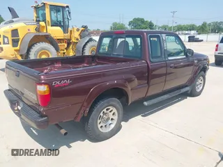 2003 Mazda B-Series Truck DS z VIN 4F4YR16V73TM06787, wystawiony jako IAAI lot #42442116 z przebiegiem 260 964 mil mil oraz . Historia ofert i sprzedaży dostępna na DreamBid. Obrazek 4.