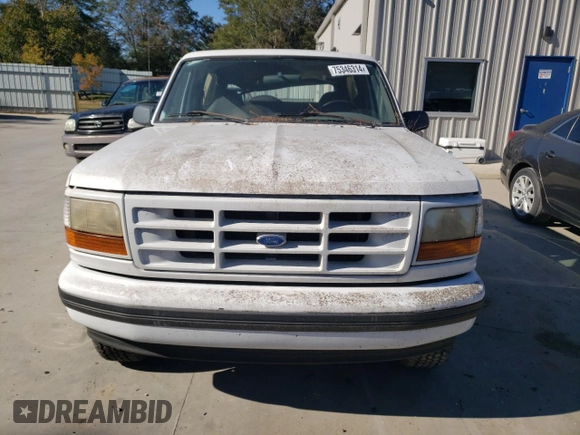 1996 Ford Bronco XL с VIN 1FMEU15N4TLB67027, выставлен на аукционе Copart как лот 75346314 с пробегом 185 224 миль миль и Списание • Salvage title. История ставок и продаж доступна на DreamBid. Изображение 5.