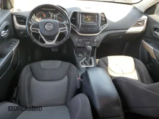 2018 Jeep Cherokee Latitude Tech Connect with VIN 1C4PJMCX0JD506479, listed as a Copart auction lot 57210275 with 189,588 mi miles and Salvage title. Bid and sale history available at DreamBid. Image 8.