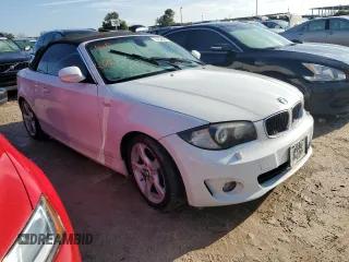 2013 BMW 1 Series 128i z VIN WBAUL7C54DVU10072, wystawiony jako Copart lot #73754044 z przebiegiem Nie podano mil oraz Nie do naprawy • Non repairable. Historia ofert i sprzedaży dostępna na DreamBid. Obrazek 4.