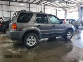 2005 Ford Escape XLT with VIN 1FMYU93135KD88798, listed as a Copart auction lot 69311714 with 81,126 mi miles and Salvage Title. Bid and sale history available at carsss.com. Image 3.