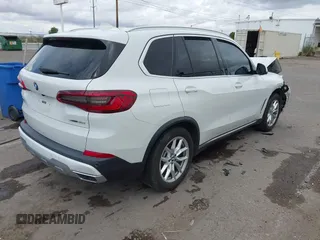 2019 BMW X5 xDrive40i z VIN 5UXCR6C54KLL63804, wystawiony jako IAAI lot #42189314 z przebiegiem Nie podano mil oraz . Historia ofert i sprzedaży dostępna na DreamBid. Obrazek 4.