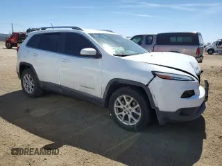 2015 Jeep Cherokee Latitude z VIN 1C4PJMCSXFW746980, wystawiony jako Copart lot #50666645 z przebiegiem 91 864 mil mil oraz Szkoda całkowita • Salvage title. Historia ofert i sprzedaży dostępna na DreamBid. Obrazek 4.