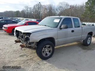 2005 Chevrolet Silverado 1500 LT with VIN 2GCEC19T751261914, listed as a IAAI auction lot 41715626 with 210,003 mi miles. Bid and sale history available at carsss.com. Image 6.