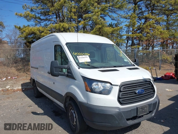 2019 Ford Transit z VIN 1FTBW2CM9KKA40635, wystawiony jako IAAI lot #41660193 z przebiegiem 54 244 mil mil oraz . Historia ofert i sprzedaży dostępna na DreamBid. Obrazek 1.