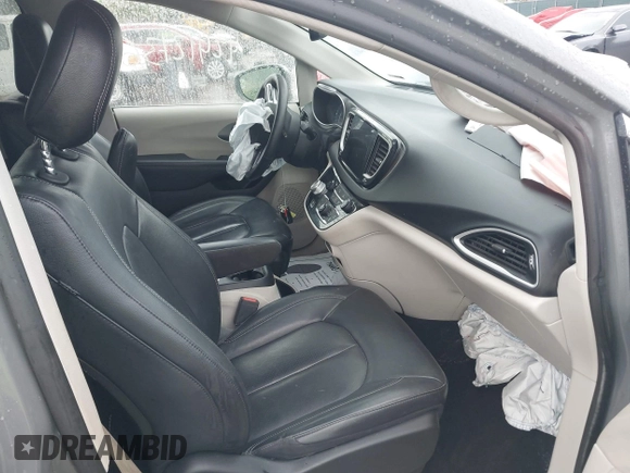 2022 Chrysler Pacifica Touring L with VIN 2C4RC1BG9NR142830, listed as a IAAI auction lot 42412136 with 104,964 mi miles and . Bid and sale history available at DreamBid. Image 5.