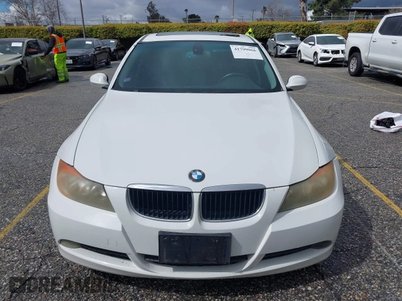 2007 BMW 3 Series 328i with VIN WBAVC53517FZ77136, listed as a IAAI auction lot 41799066 with 178,362 mi miles and . Bid and sale history available at carsss.com. Image 12.