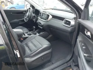 2016 Kia Sorento EX with VIN 5XYPHDA53GG171158, listed as a IAAI auction lot 42014017 with 219,595 mi miles. Bid and sale history available at carsss.com. Image 5.
