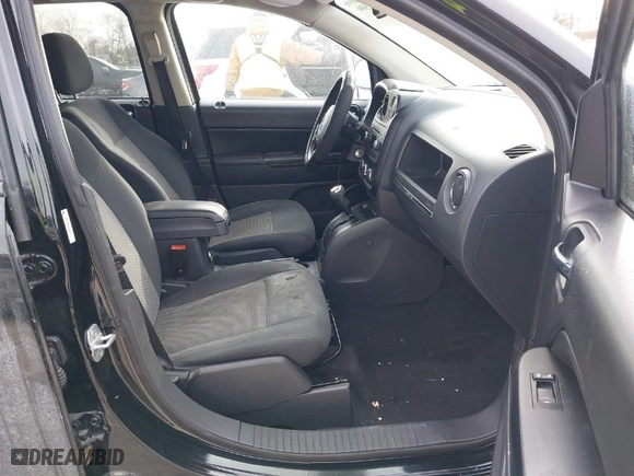 2012 Jeep Compass Latitude with VIN 1C4NJDEB2CD638820, listed as a IAAI auction lot 41421506 with 118,272 mi miles. Bid and sale history available at carsss.com. Image 5.