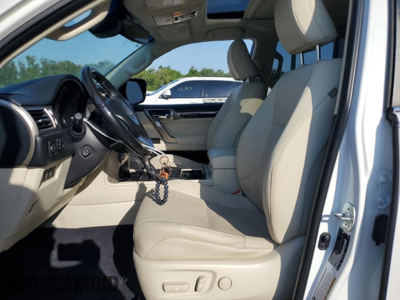 2020 Lexus GX 460 Premium z VIN JTJAM7BX3L5255631, wystawiony jako Copart lot #54200675 z przebiegiem 63 615 mil mil oraz Szkody całkowita. Historia ofert i sprzedaży dostępna na DreamBid. Obrazek 7.
