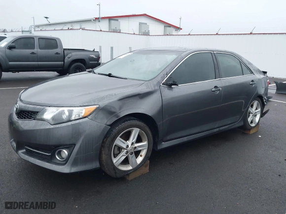 2014 Toyota Camry L with VIN 4T1BF1FK4EU372166, listed as a IAAI auction lot 41228217 with 159,187 mi miles. Bid and sale history available at carsss.com. Image 2.