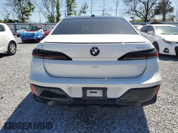 2023 BMW 7 Series 740i z VIN WBA23EH05PCN58157, wystawiony jako Copart lot #49460585 z przebiegiem Nie podano mil oraz Szkoda całkowita • Salvage title. Historia ofert i sprzedaży dostępna na DreamBid. Obrazek 6.