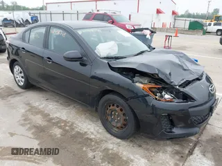2012 Mazda 3 i Sport z VIN JM1BL1UF1C1546017, wystawiony jako IAAI lot #42458748 z przebiegiem 188 642 mil mil oraz . Historia ofert i sprzedaży dostępna na DreamBid. Obrazek 1.