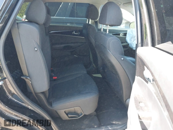 2018 Kia Sorento LX with VIN 5XYPG4A35JG410489, listed as a IAAI auction lot 41814696 with 134,402 mi miles. Bid and sale history available at carsss.com. Image 8.