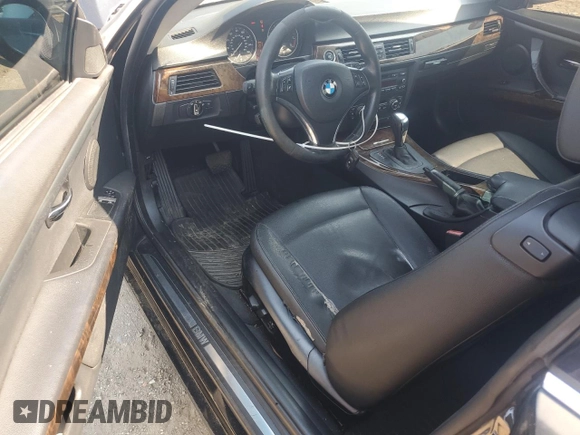 2009 BMW 3 Series 328i xDrive z VIN WBAWV53579P079832, wystawiony jako Copart lot #63805945 z przebiegiem 185 963 mil mil oraz Czysty tytuł • Clean title. Historia ofert i sprzedaży dostępna na DreamBid. Obrazek 9.