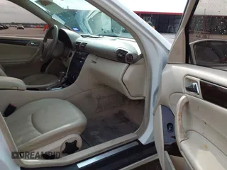 2006 Mercedes-Benz C 280 Luxury с VIN WDBRF54HX6A853395, выставлен на аукционе IAAI как лот 42143410 с пробегом 147 296 миль миль и . История ставок и продаж доступна на DreamBid. Изображение 5.