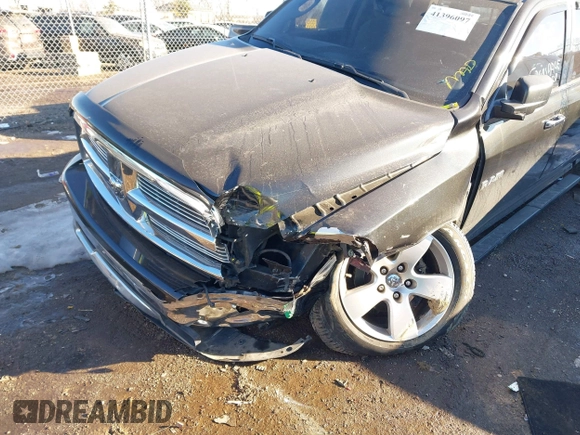 2009 Dodge 1500 Laramie z VIN 1D3HV13T49S730776, wystawiony jako IAAI lot #41396097 z przebiegiem 206 684 mil mil oraz . Historia ofert i sprzedaży dostępna na DreamBid. Obrazek 6.
