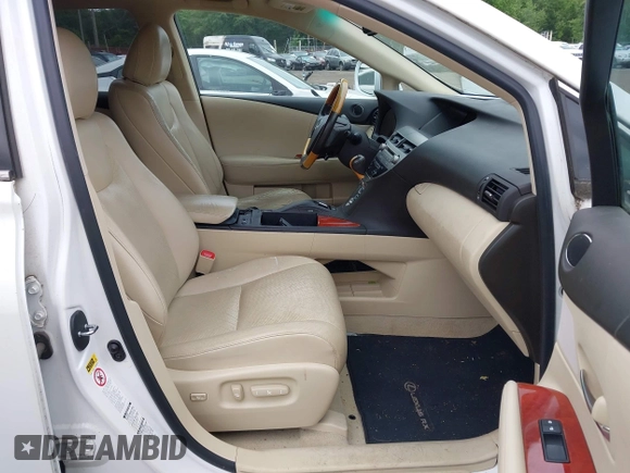 2010 Lexus RX 350 z VIN 2T2BK1BA7AC058575, wystawiony jako IAAI lot #42602120 z przebiegiem 151 152 mil mil oraz . Historia ofert i sprzedaży dostępna na DreamBid. Obrazek 5.