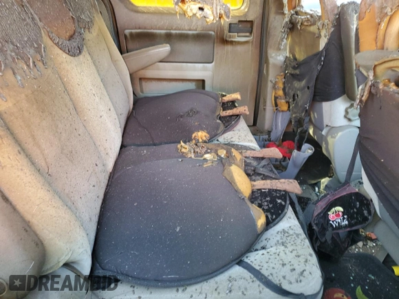 2004 Ford Freestar SE z VIN 2FMZA51674BB22374, wystawiony jako Copart lot #57065105 z przebiegiem Nie podano mil oraz Szkoda całkowita • Salvage title. Historia ofert i sprzedaży dostępna na DreamBid. Obrazek 11.