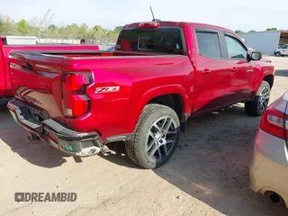 2024 Chevrolet Colorado 4WD Z71 z VIN 1GCPTDEK8R1119445, wystawiony jako IAAI lot #42059364 z przebiegiem 9247 mil mil oraz . Historia ofert i sprzedaży dostępna na DreamBid. Obrazek 4.