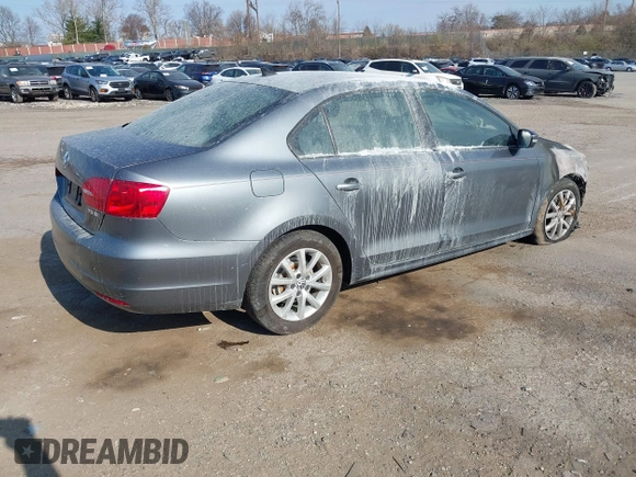 2011 Volkswagen Jetta Sedan SE w/Convenience & Sunroof PZEV with VIN 3VWDZ7AJ5BM305515, listed as a IAAI auction lot 41908863 with 1 mi miles. Bid and sale history available at carsss.com. Image 4.