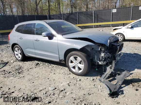 2022 Volvo XC60 Momentum z VIN YV4L12RKXN1946406, wystawiony jako Copart lot #52237725 z przebiegiem 49 629 mil mil oraz Szkoda całkowita • Salvage title. Historia ofert i sprzedaży dostępna na DreamBid. Obrazek 4.