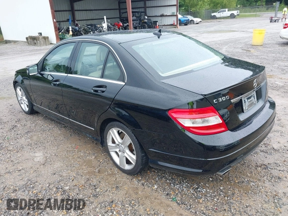 2011 Mercedes-Benz C 300 Sport с VIN WDDGF5EB7BR170896, выставлен на аукционе IAAI как лот 42624546 с пробегом 97 649 миль миль и . История ставок и продаж доступна на DreamBid. Изображение 3.