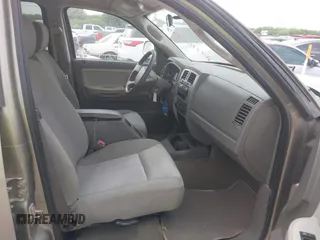 2006 Dodge Dakota SLT with VIN 1D7HE48N16S703072, listed as a IAAI auction lot 42156709 with 102,919 mi miles. Bid and sale history available at carsss.com. Image 5.