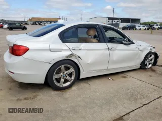 2013 BMW 3 Series 328i xDrive z VIN WBA3B3C56DJ811038, wystawiony jako Copart lot #55895825 z przebiegiem 111 090 mil mil oraz Czysty tytuł • Clean title. Historia ofert i sprzedaży dostępna na DreamBid. Obrazek 3.