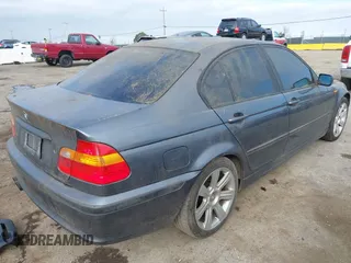 2002 BMW 3 Series 325i with VIN WBAEV33452PD00425, listed as a IAAI auction lot 41413760 with 1 mi miles. Bid and sale history available at carsss.com. Image 4.